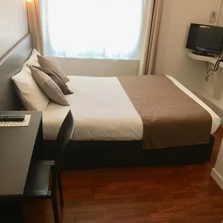 Vendome Hotel 2*